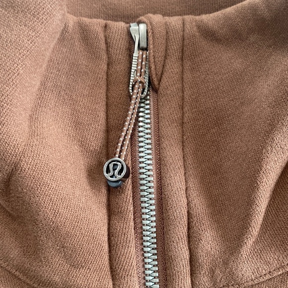 ❤️ Lululemon Scuba Funnel Half-Zip Java Size M/L NWT - Picture 2 of 9